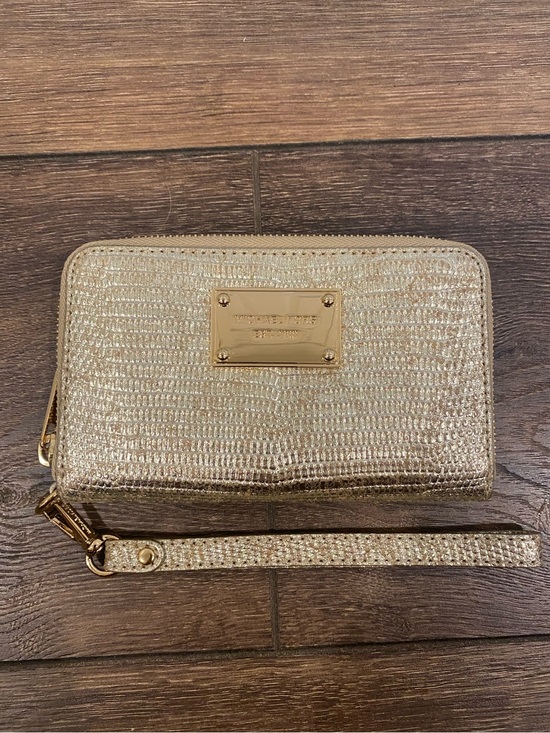 Michael Kors Handbags - Michael Kors Metallic Gold Wristlet Wallet